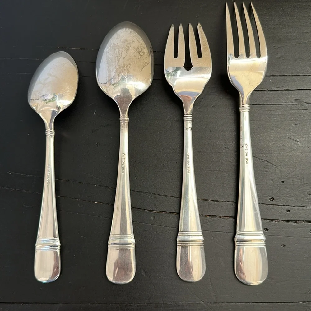 Oneida USA Silver Plated Astragal 4 Piece Place Setting Flatware Dining Set